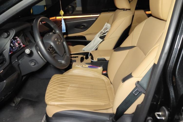 Used Lexus ES 2023 200 Excellence Edition Left Front Seat