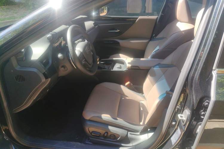 Used Lexus ES 2023 200 Excellence Edition Left Front Seat