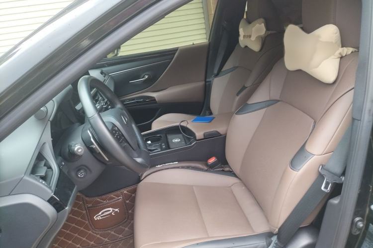Used Lexus ES 2023 200 Excellence Edition Left Front Seat