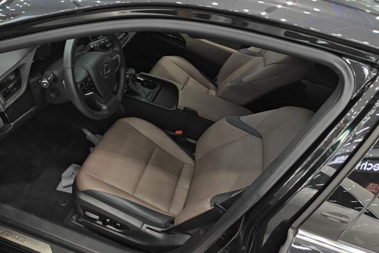 Used Lexus ES 2023 200 Excellence Edition Left Front Seat
