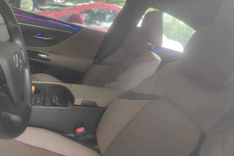 Used Lexus ES 2023 200 Excellence Edition Left Front Seat