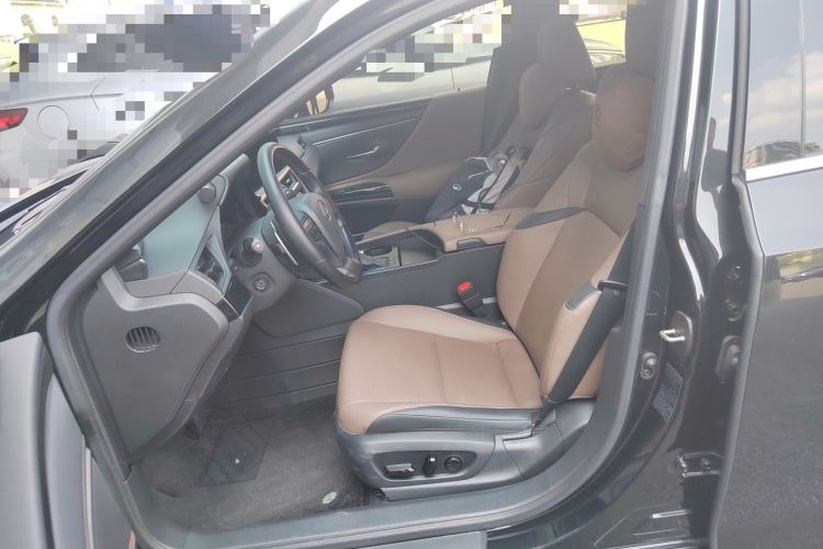 Used Lexus ES 2023 200 Excellence Edition Left Front Seat