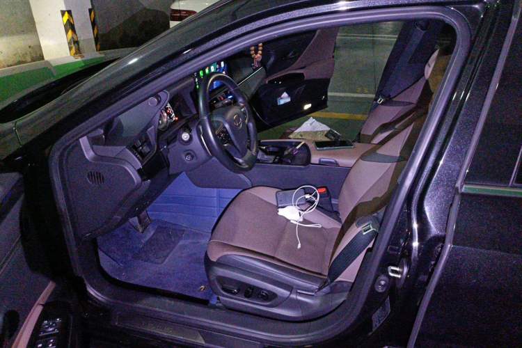 Used Lexus ES 2023 200 Excellence Edition Left Front Seat