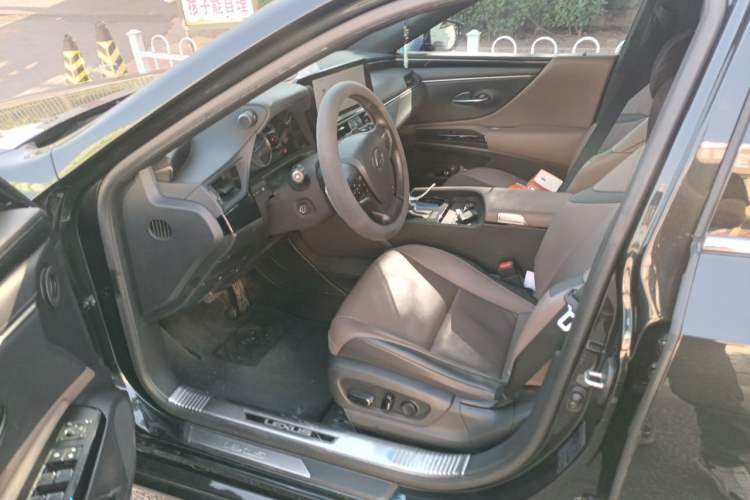 Used Lexus ES 2023 200 Excellence Edition Left Front Seat