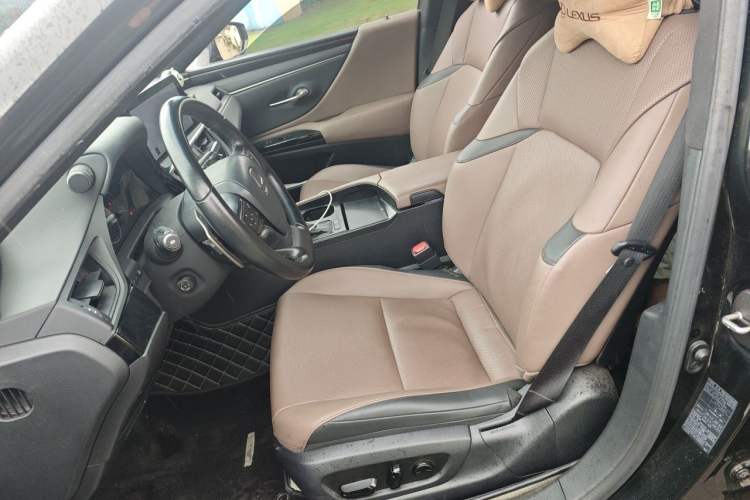Used Lexus ES 2023 200 Excellence Edition Left Front Seat