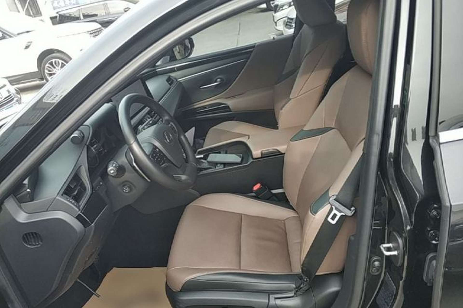Used Lexus ES 2023 200 Excellence Edition Left Front Seat