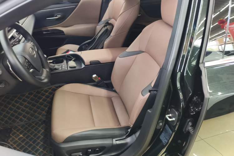 Used Lexus ES 2023 200 Excellence Edition Left Front Seat
