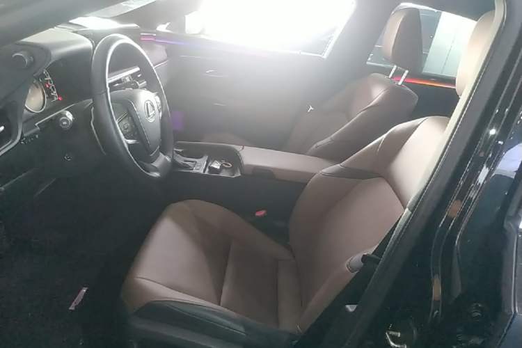 Used Lexus ES 2023 200 Excellence Edition Left Front Seat