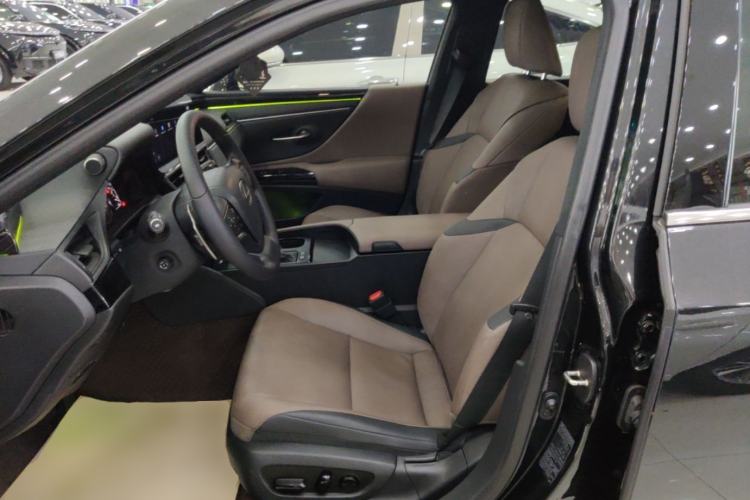 Used Lexus ES 2023 200 Excellence Edition Left Front Seat