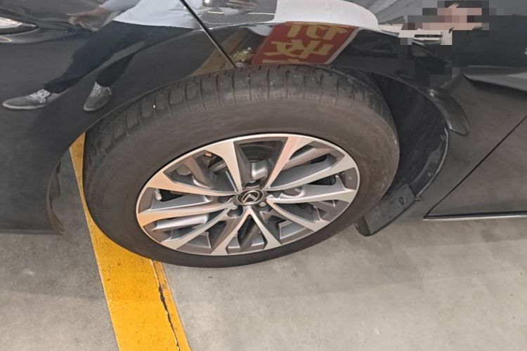 Used Lexus ES 2023 200 Excellence Edition Left Front Wheel Hub