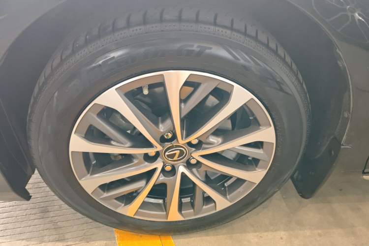 Used Lexus ES 2023 200 Excellence Edition Left Front Wheel Hub