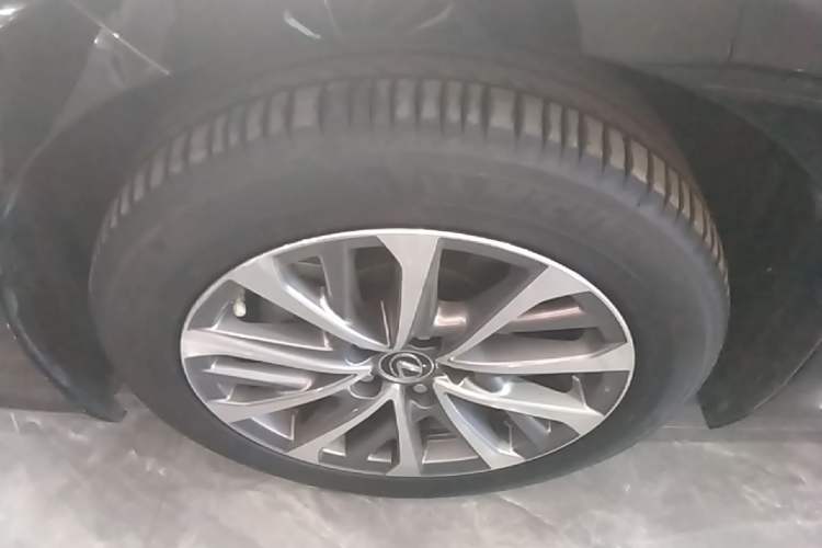Used Lexus ES 2023 200 Excellence Edition Left Front Wheel Hub