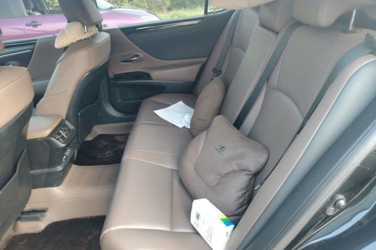 Used Lexus ES 2023 200 Excellence Edition Left Rear Seat
