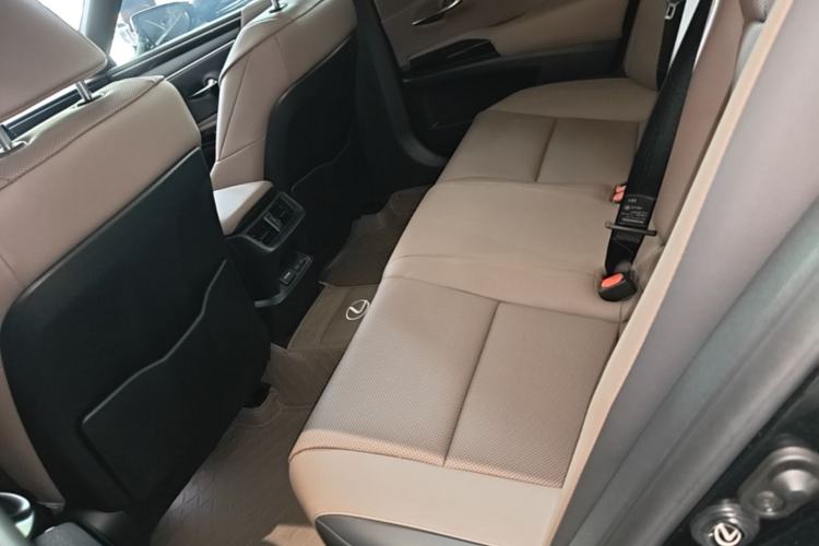 Used Lexus ES 2023 200 Excellence Edition Left Rear Seat