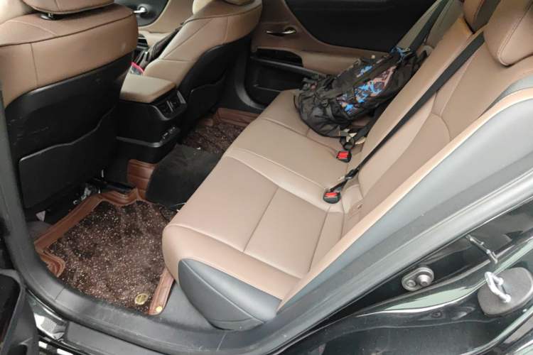 Used Lexus ES 2023 200 Excellence Edition Left Rear Seat