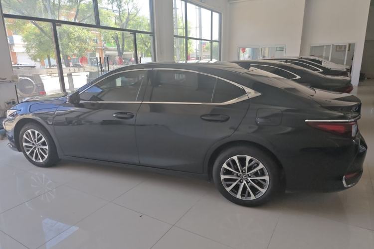 Used Lexus ES 2023 200 Excellence Edition Left Side