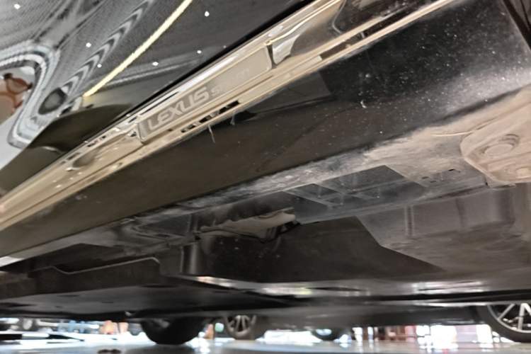 Used Lexus ES 2023 200 Excellence Edition Left Side Sill