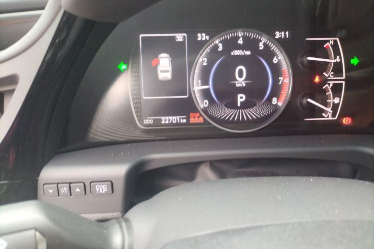 Used Lexus ES 2023 200 Excellence Edition Odometer Close Up