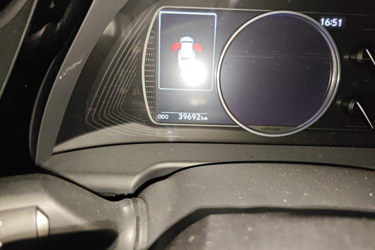 Used Lexus ES 2023 200 Excellence Edition Odometer Close Up