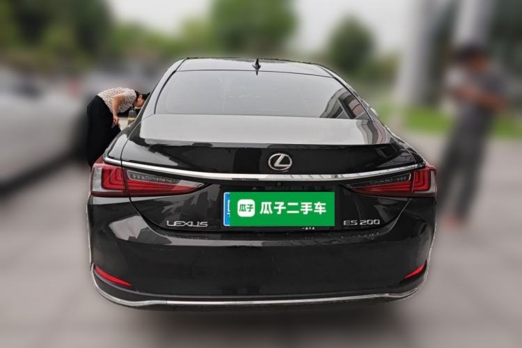 Used Lexus ES 2023 200 Excellence Edition Rear