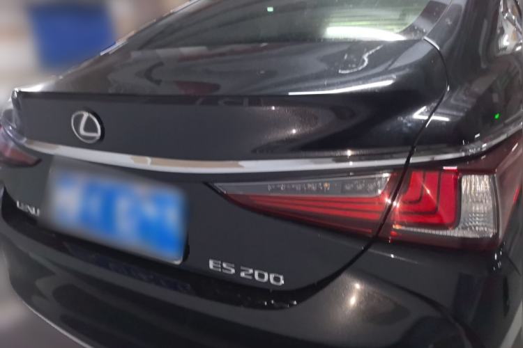 Used Lexus ES 2023 200 Excellence Edition Rear