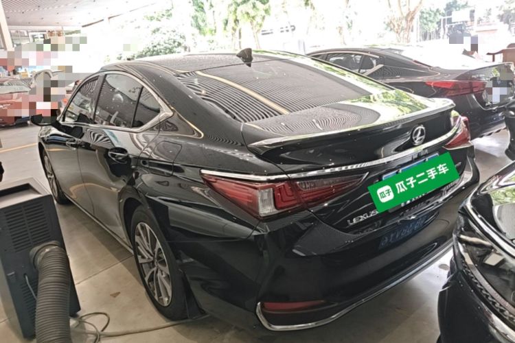 Used Lexus ES 2023 200 Excellence Edition Rear Left 45 Deg