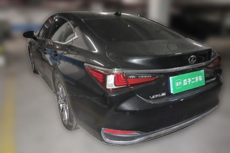 Used Lexus ES 2023 200 Excellence Edition Rear Left 45 Deg