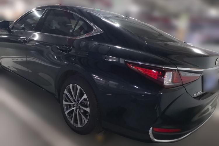 Used Lexus ES 2023 200 Excellence Edition Rear Left 45 Deg
