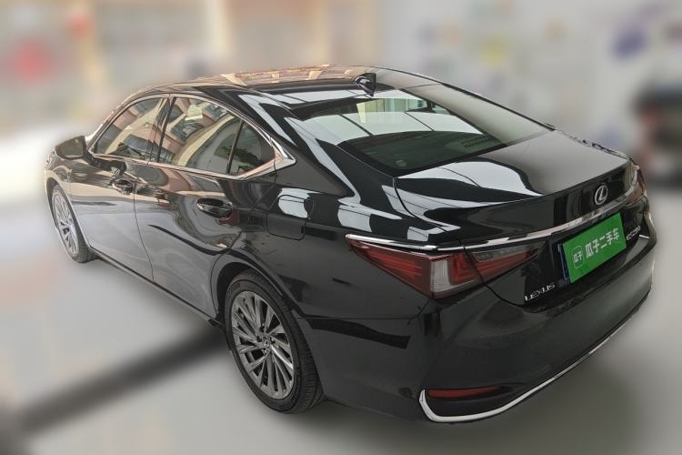 Used Lexus ES 2023 200 Excellence Edition Rear Left 45 Deg