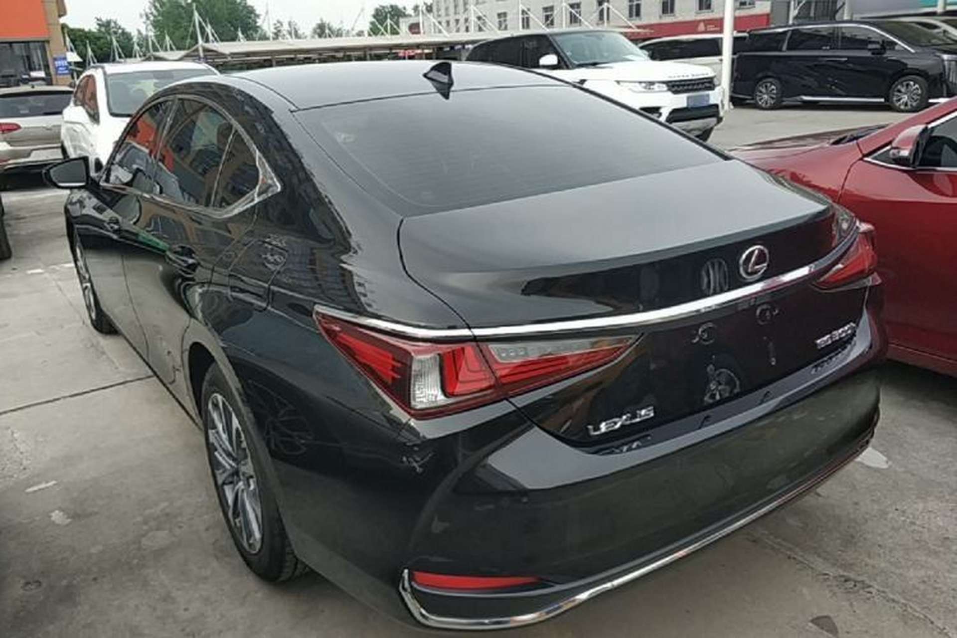 Used Lexus ES 2023 200 Excellence Edition Rear Left 45 Deg