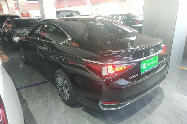 Used Lexus ES 2023 200 Excellence Edition Rear Left 45 Deg