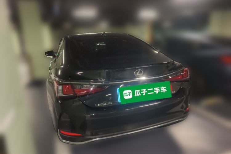 Used Lexus ES 2023 200 Excellence Edition Rear Left 45 Deg