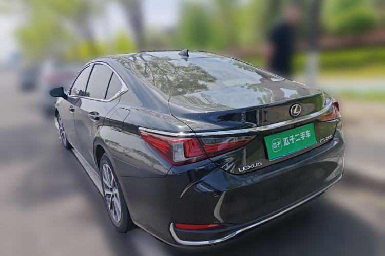 Used Lexus ES 2023 200 Excellence Edition Rear Left 45 Deg
