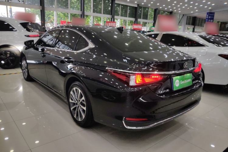 Used Lexus ES 2023 200 Excellence Edition Rear Left 45 Deg
