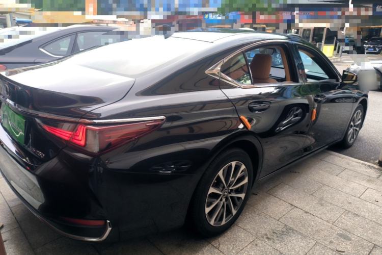 Used Lexus ES 2023 200 Excellence Edition Rear Right 45 Deg