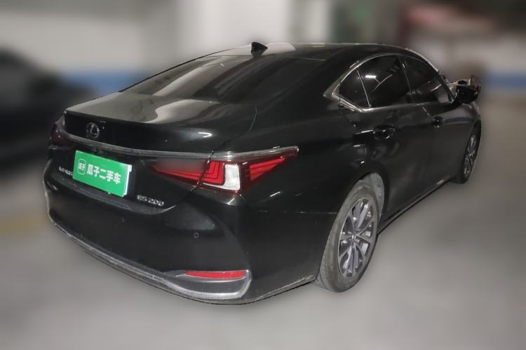 Used Lexus ES 2023 200 Excellence Edition Rear Right 45 Deg