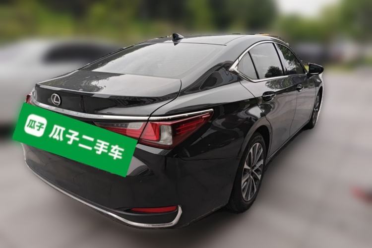 Used Lexus ES 2023 200 Excellence Edition Rear Right 45 Deg