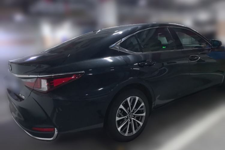 Used Lexus ES 2023 200 Excellence Edition Rear Right 45 Deg