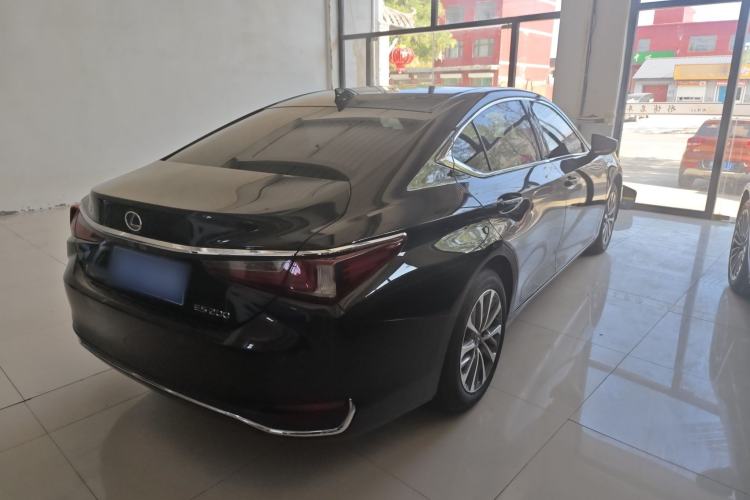Used Lexus ES 2023 200 Excellence Edition Rear Right 45 Deg