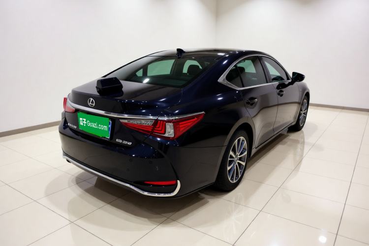 Used Lexus ES 2023 200 Excellence Edition Rear Right 45 Deg