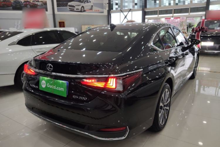 Used Lexus ES 2023 200 Excellence Edition Rear Right 45 Deg