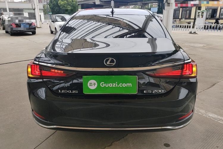 Used Lexus ES 2023 200 Excellence Edition Rear