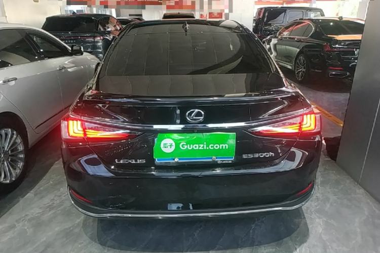 Used Lexus ES 2023 200 Excellence Edition Rear