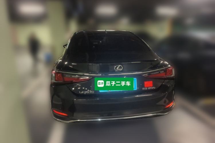 Used Lexus ES 2023 200 Excellence Edition Rear