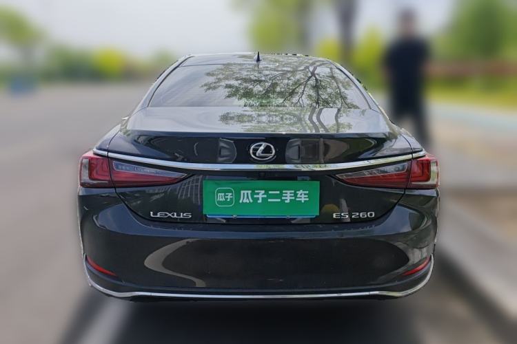 Used Lexus ES 2023 200 Excellence Edition Rear