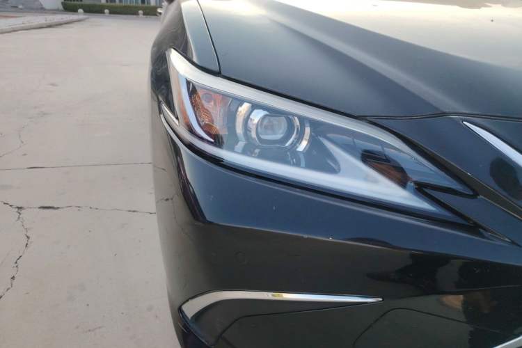 Used Lexus ES 2023 200 Excellence Edition Right Front Headlight