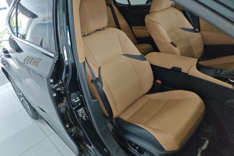 Used Lexus ES 2023 200 Excellence Edition Right Front Seat