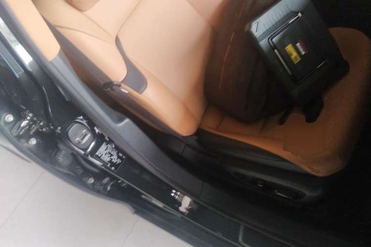Used Lexus ES 2023 200 Excellence Edition Right Front Seat
