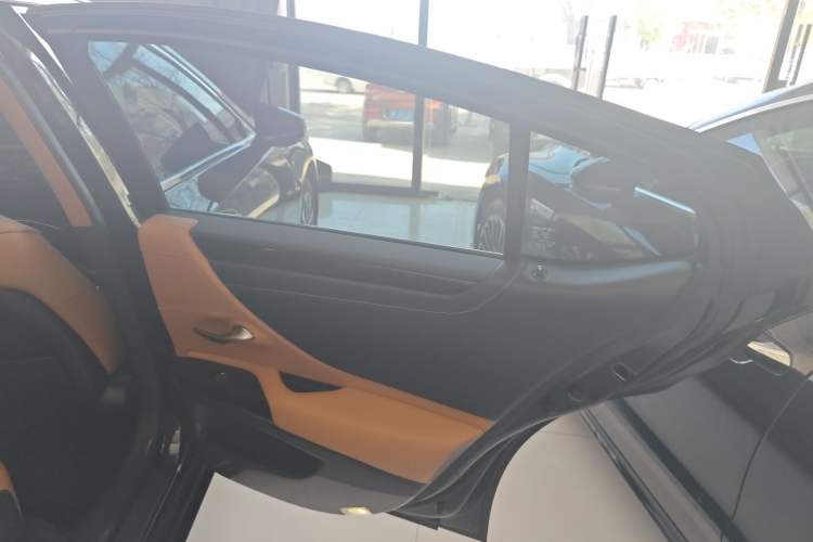 Used Lexus ES 2023 200 Excellence Edition Right Rear Door Interior