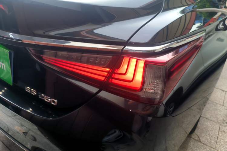 Used Lexus ES 2023 200 Excellence Edition Right Rear Taillight